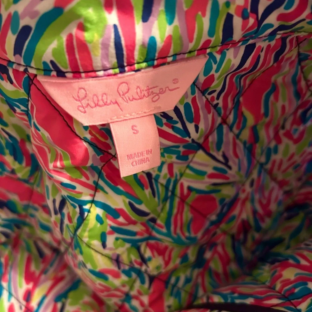 Lilly Pulitzer navy quilted vest - Picture 8 of 13